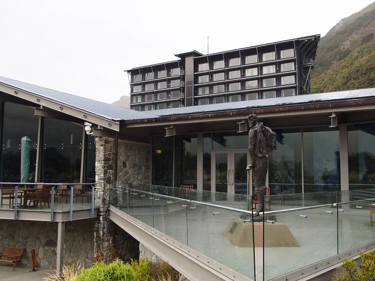 The Sir Edmund Hillary statue in Mount Cook Village